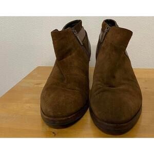 *** Brown Suede Aquatalia Women's Ankle Boots with Side Zipper Size 8.5